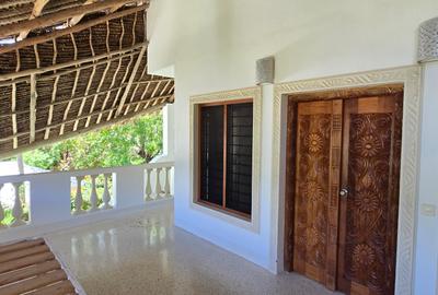 3 Bed Villa with En Suite at Garoda - 4