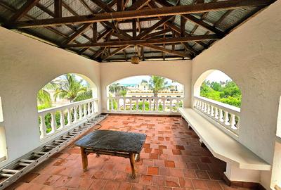 4 Bed Villa with En Suite in Diani - 3