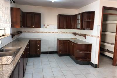 4 Bed Townhouse with En Suite in Lavington