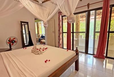 5 Bed Villa with Garden at Watamu - 4