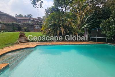 5 Bed House with En Suite in Ridgeways