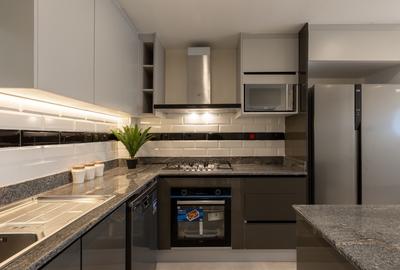 Serviced 3 Bed Apartment with En Suite at We - 4