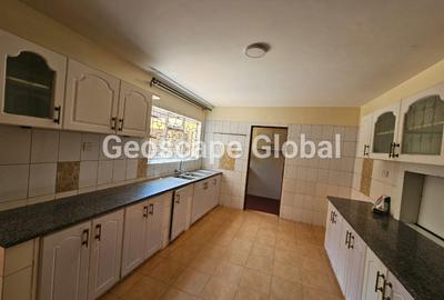 4 Bed House with En Suite in Runda