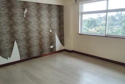 3 Bed Apartment with En Suite in Kileleshwa