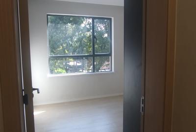 2 Bed Apartment with En Suite in Lavington