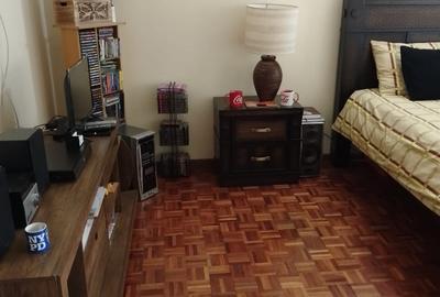 5 Bed House with En Suite at Lavington Green - 4