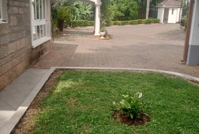 Commercial Property with Parking in Gigiri