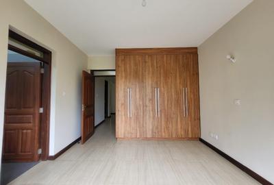3 Bed Apartment with Backup Generator in Kileleshwa