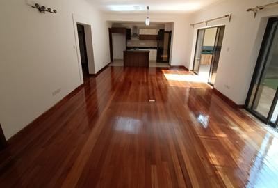 4 Bed Villa with En Suite at Lavington - 4