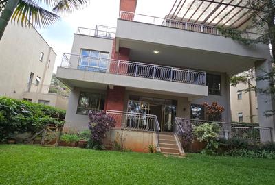 5 Bed Townhouse with En Suite at Tende Drive
