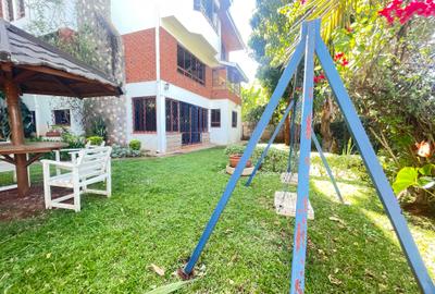 5 Bed Townhouse with En Suite in Spring Valley
