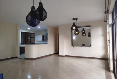 4 Bed Apartment with En Suite in Westlands Area