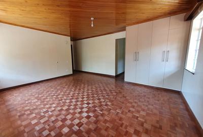 4 Bed House with En Suite at Runda