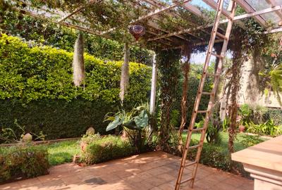 5 Bed Townhouse with En Suite in Lavington - 4