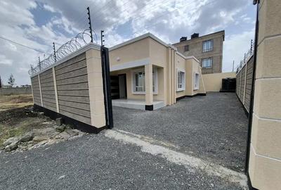 3 Bed House with En Suite in Kamakis