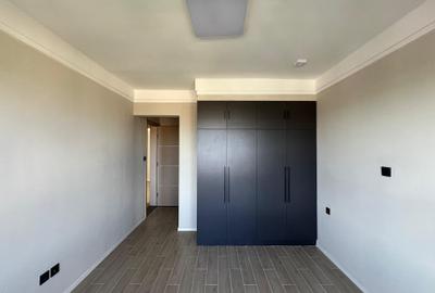 1 Bed Apartment with En Suite at Kingara Road - 2