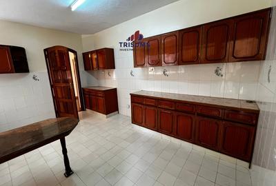 3 Bed Apartment with En Suite at Westland - 4