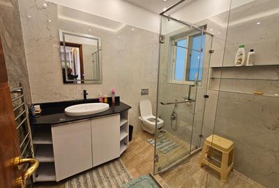 2 Bed Apartment with En Suite in Gigiri - 3