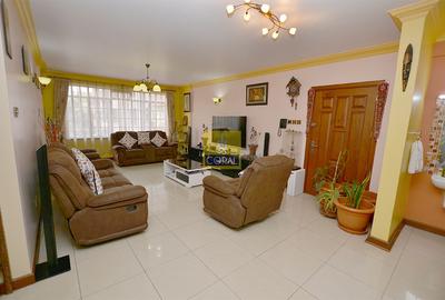 3 Bed Apartment with Lift in Parklands