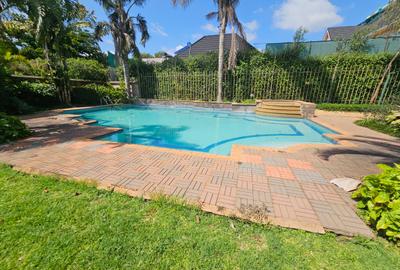 5 Bed House with En Suite in Runda