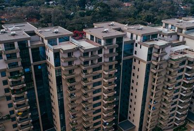 Serviced 3 Bed Apartment with En Suite in Parklands