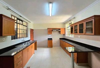 4 Bed Townhouse with En Suite in Lavington