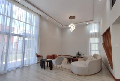 4 Bed Villa with En Suite in Membley - 2