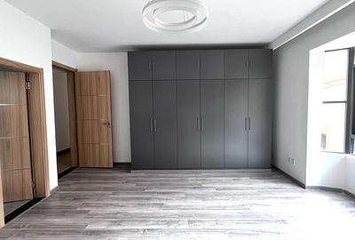 3 Bed Apartment with En Suite at Othaya Road - 3