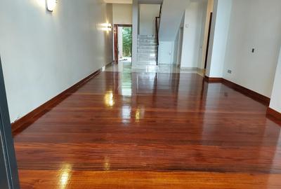 3 Bed Apartment with En Suite in Westlands Area - 2