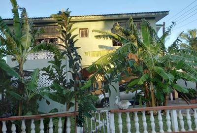 3 Bed Townhouse with En Suite at Bombolulu Estate