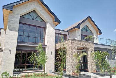 5 Bed House with En Suite at Benin Dr