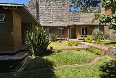4 Bed House with En Suite in Spring Valley
