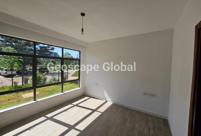 4 Bed Apartment with En Suite in Rosslyn - 4