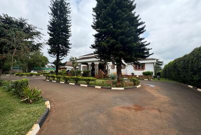 5 Bed House with En Suite in Runda