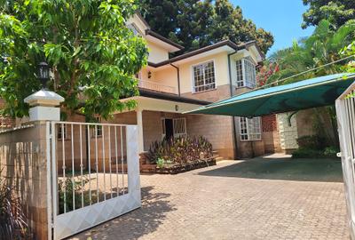 5 Bed Townhouse with En Suite in Lavington