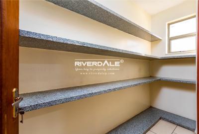 4 Bed Apartment with En Suite in Parklands - 4