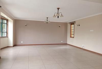 4 Bed Apartment with En Suite in Parklands