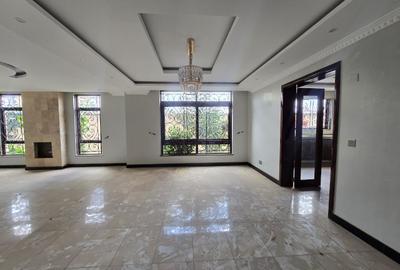 5 Bed Villa with En Suite in Lavington - 2