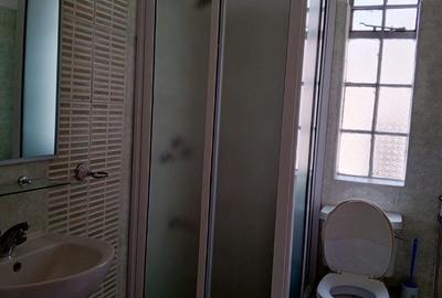 5 Bed Villa with En Suite in Lavington
