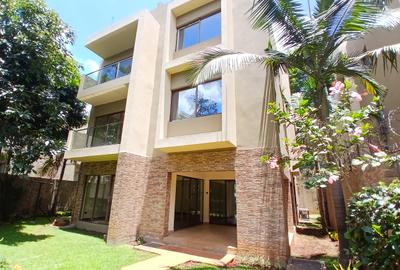 5 Bed Townhouse with En Suite at Lavington Green - 3