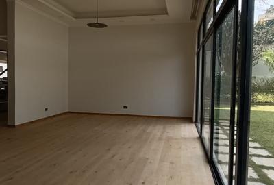 5 Bed Townhouse with En Suite in Lavington - 4