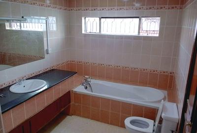 4 Bed Townhouse with En Suite in Lower Kabete