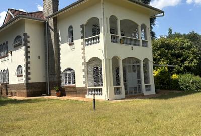 5 Bed House with En Suite in Runda - 2