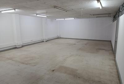 737 ft² Commercial Property with Service Charge Included at Baricho Road - 3