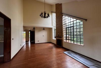 4 Bed Townhouse with En Suite in Kitisuru - 2