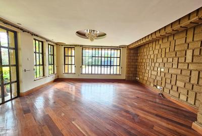 5 Bed House with En Suite in Nyari - 4