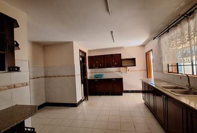 4 Bed Townhouse with En Suite at Lavington