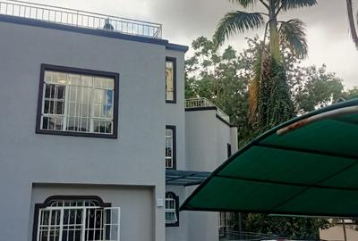 4 Bed Villa with En Suite in Spring Valley - 2