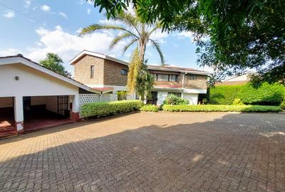 4 Bed House with En Suite in Runda