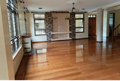 5 Bed Townhouse with En Suite at Lavington
